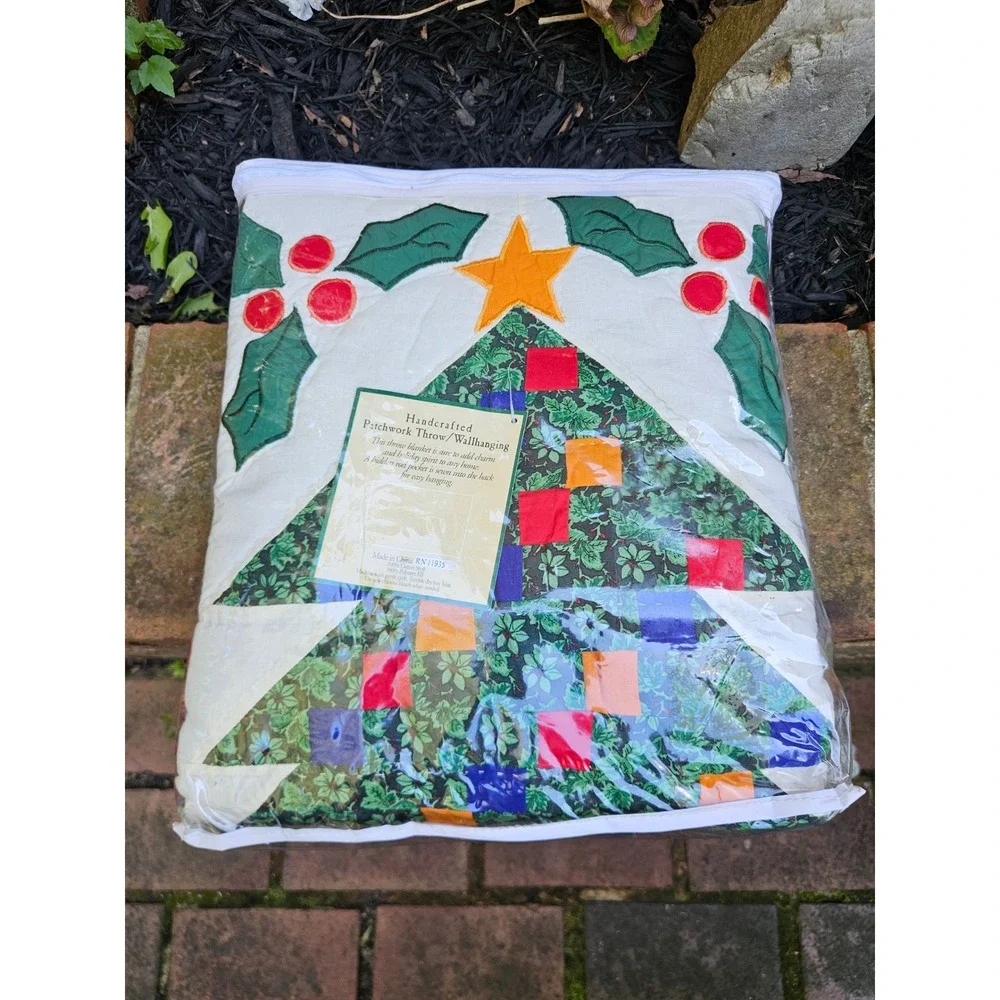 Vtg Hawthorne Hill Handquilted Christmas Patchwork Throw/Wall Hanginf